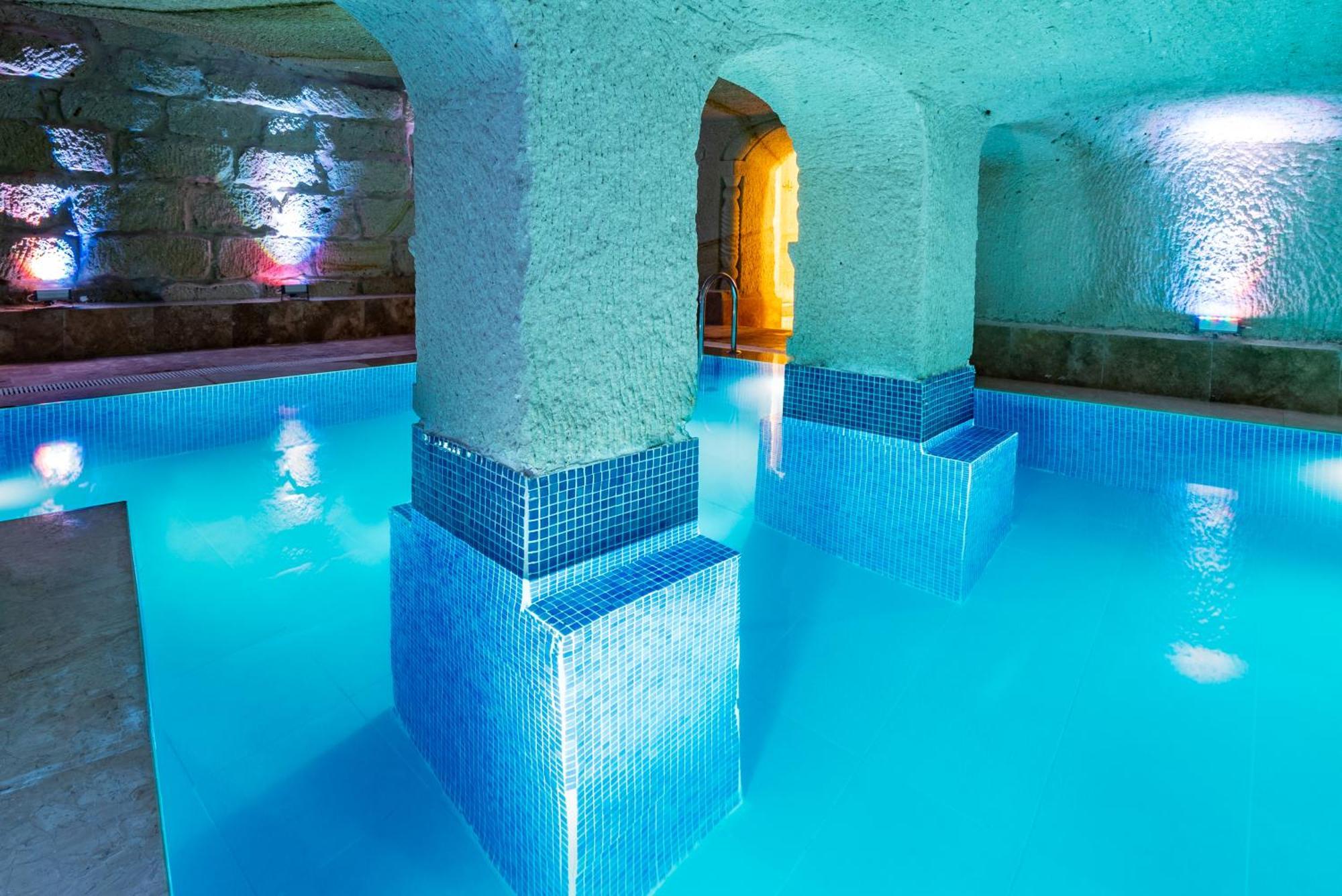Hotel Cappadocia Inans Cave & Swimming Pool Hot à Nevşehir Extérieur photo
