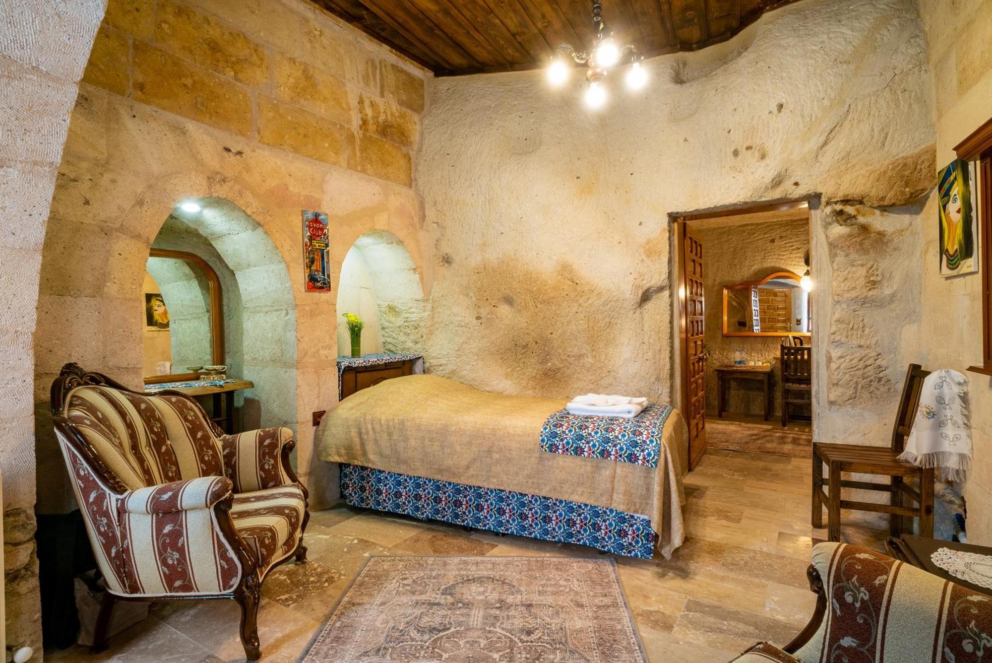 Hotel Cappadocia Inans Cave & Swimming Pool Hot à Nevşehir Extérieur photo