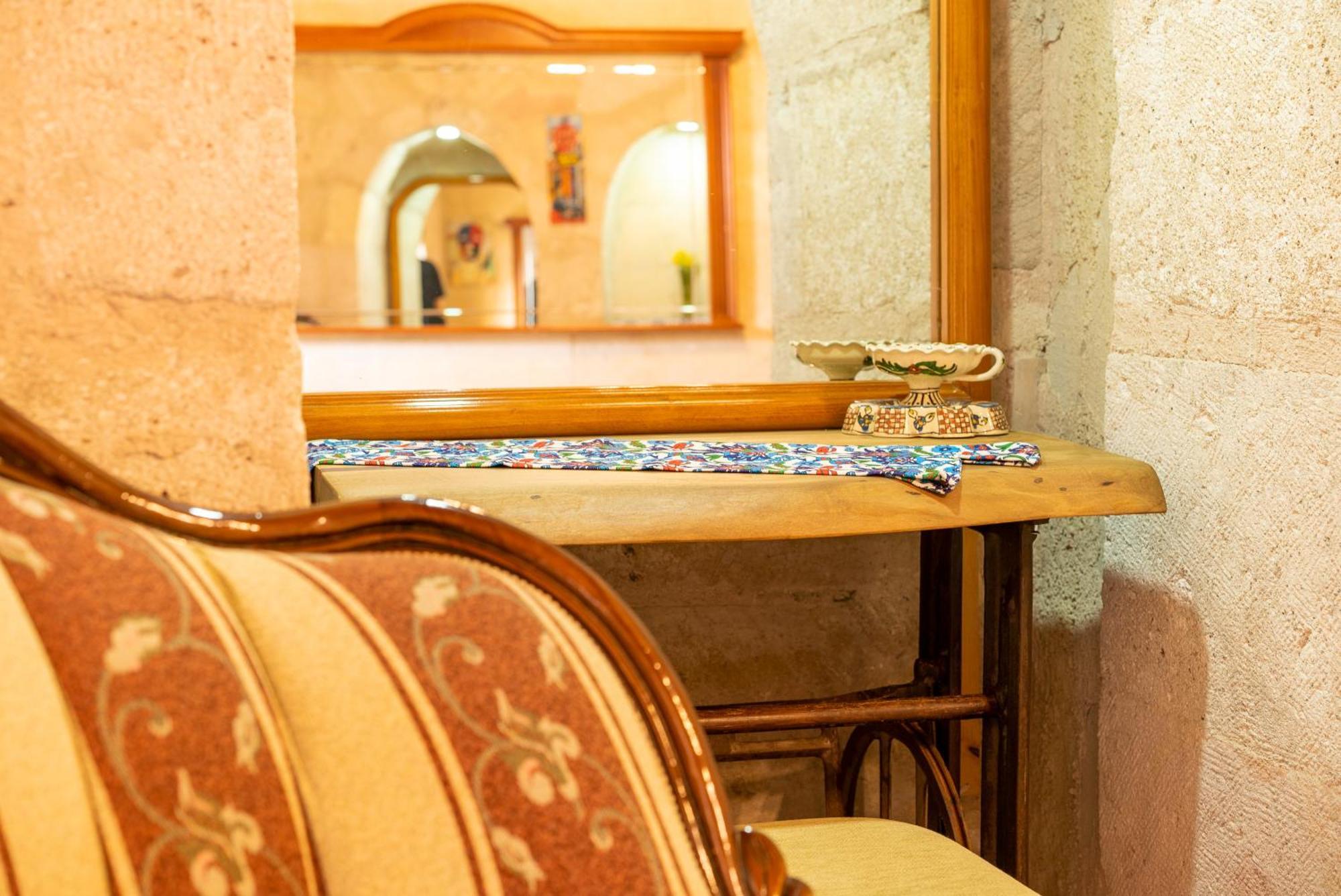 Hotel Cappadocia Inans Cave & Swimming Pool Hot à Nevşehir Extérieur photo
