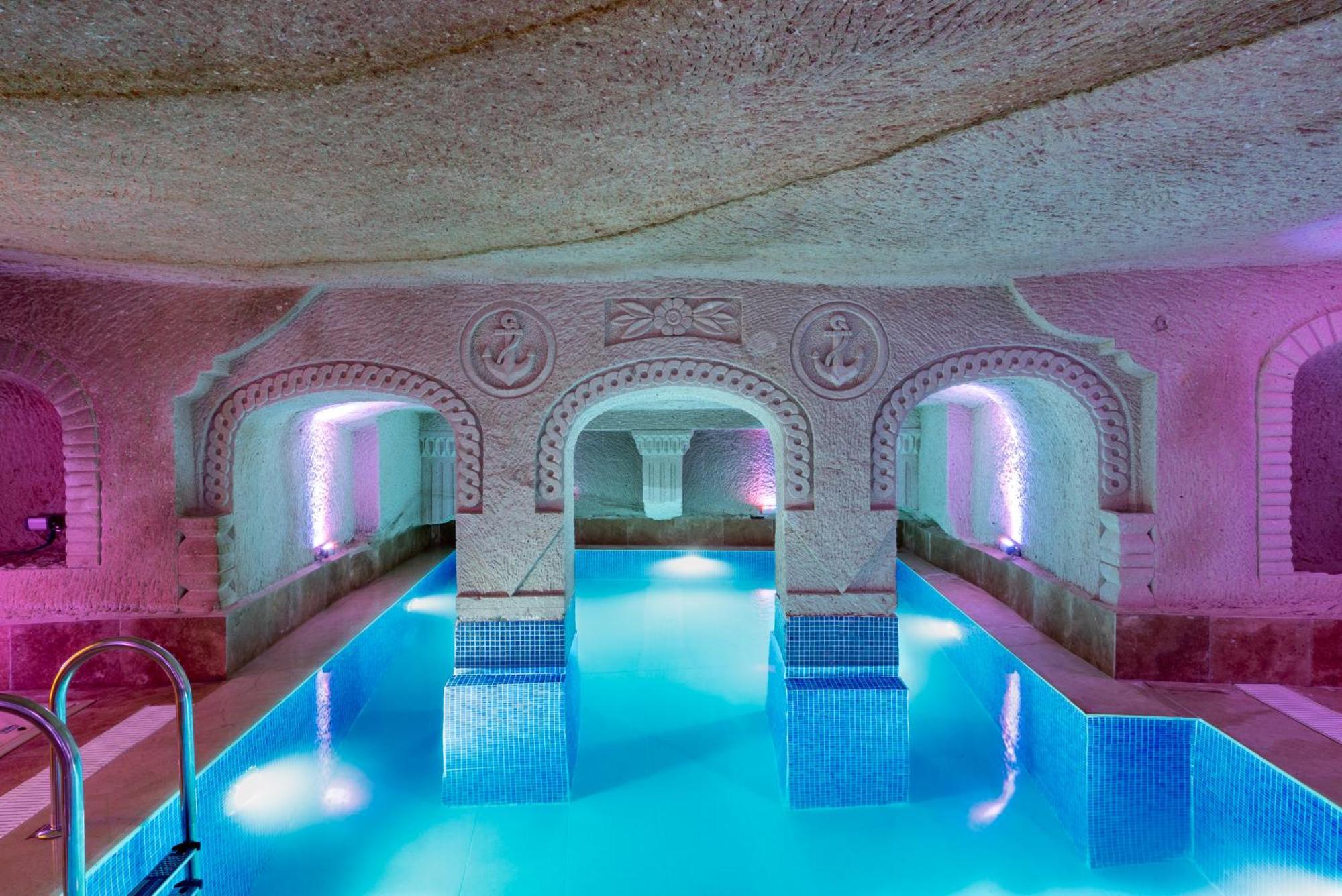 Hotel Cappadocia Inans Cave & Swimming Pool Hot à Nevşehir Extérieur photo