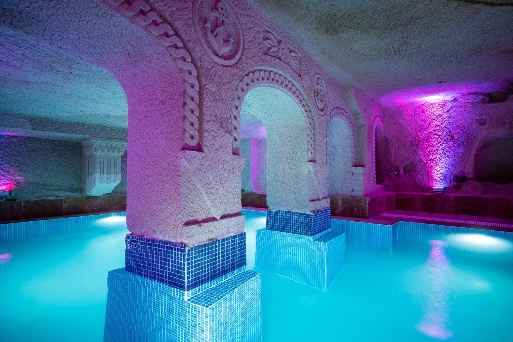 Hotel Cappadocia Inans Cave & Swimming Pool Hot à Nevşehir Extérieur photo