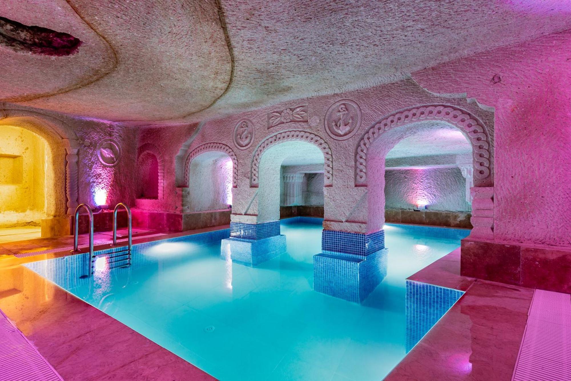 Hotel Cappadocia Inans Cave & Swimming Pool Hot à Nevşehir Extérieur photo