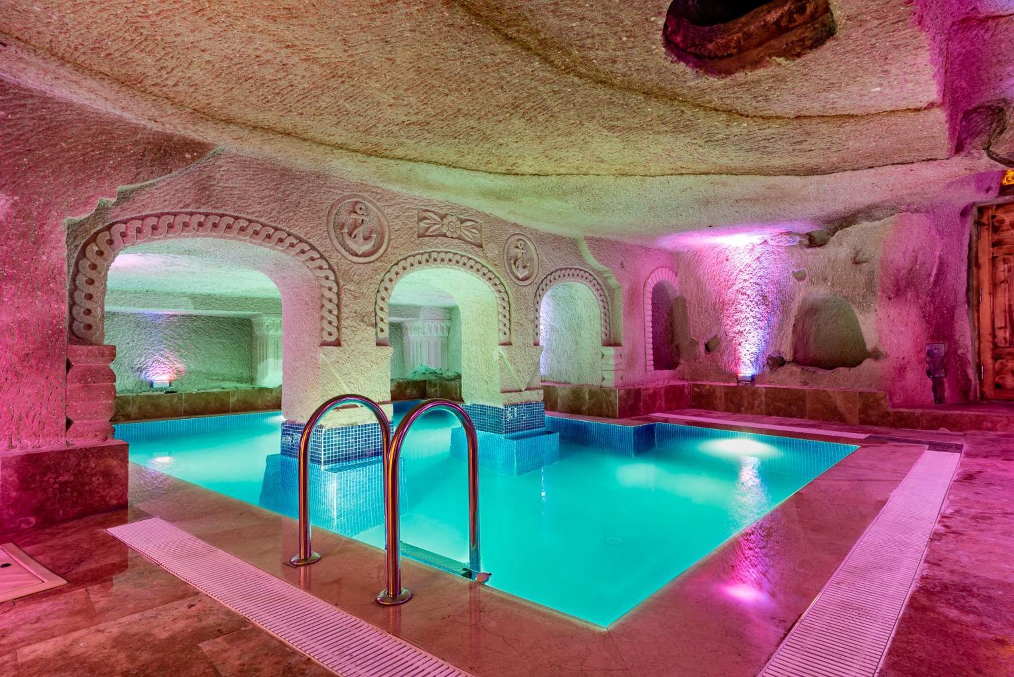Hotel Cappadocia Inans Cave & Swimming Pool Hot à Nevşehir Extérieur photo
