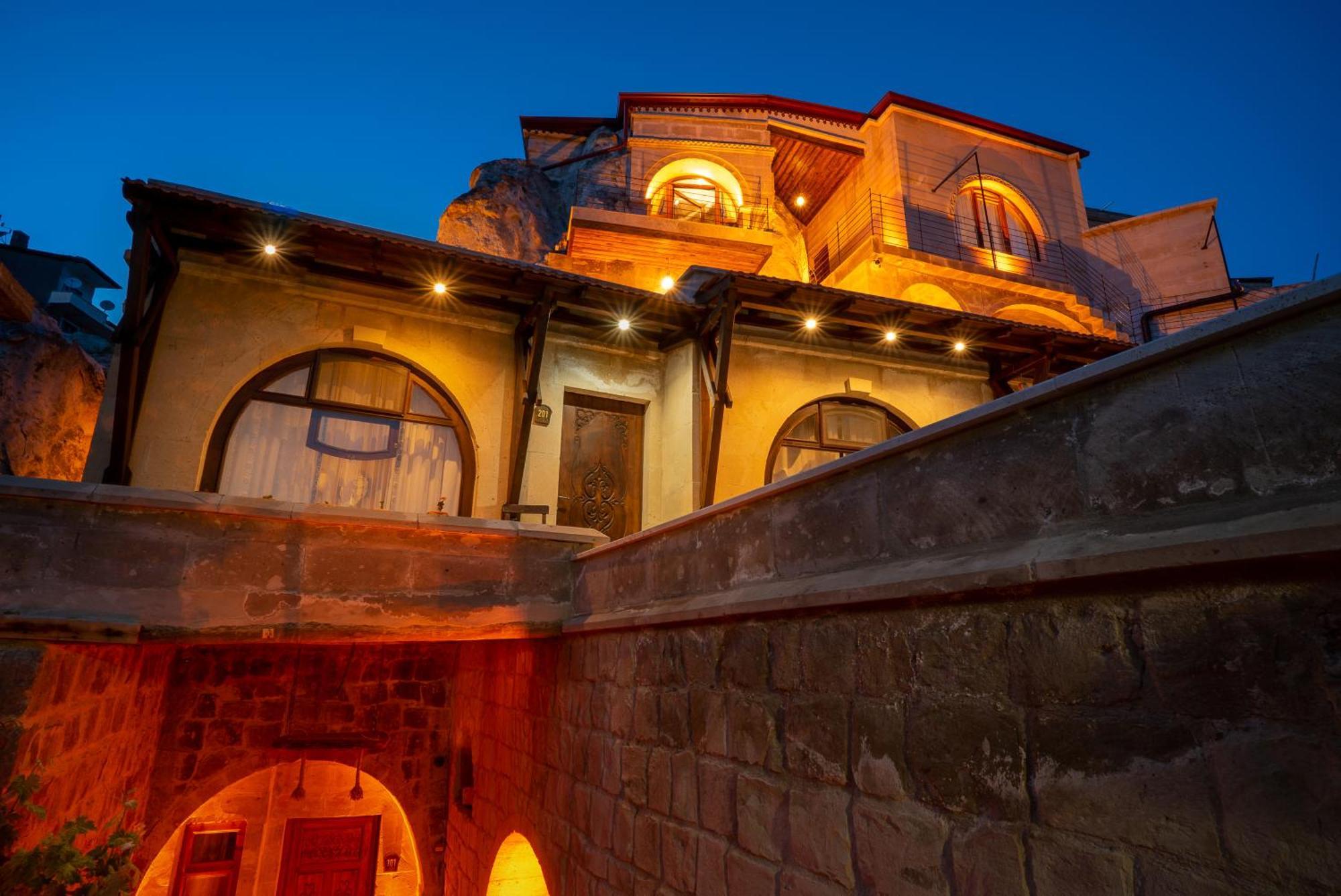 Hotel Cappadocia Inans Cave & Swimming Pool Hot à Nevşehir Extérieur photo