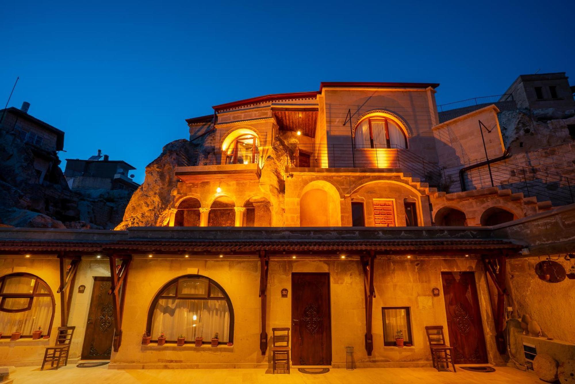 Hotel Cappadocia Inans Cave & Swimming Pool Hot à Nevşehir Extérieur photo