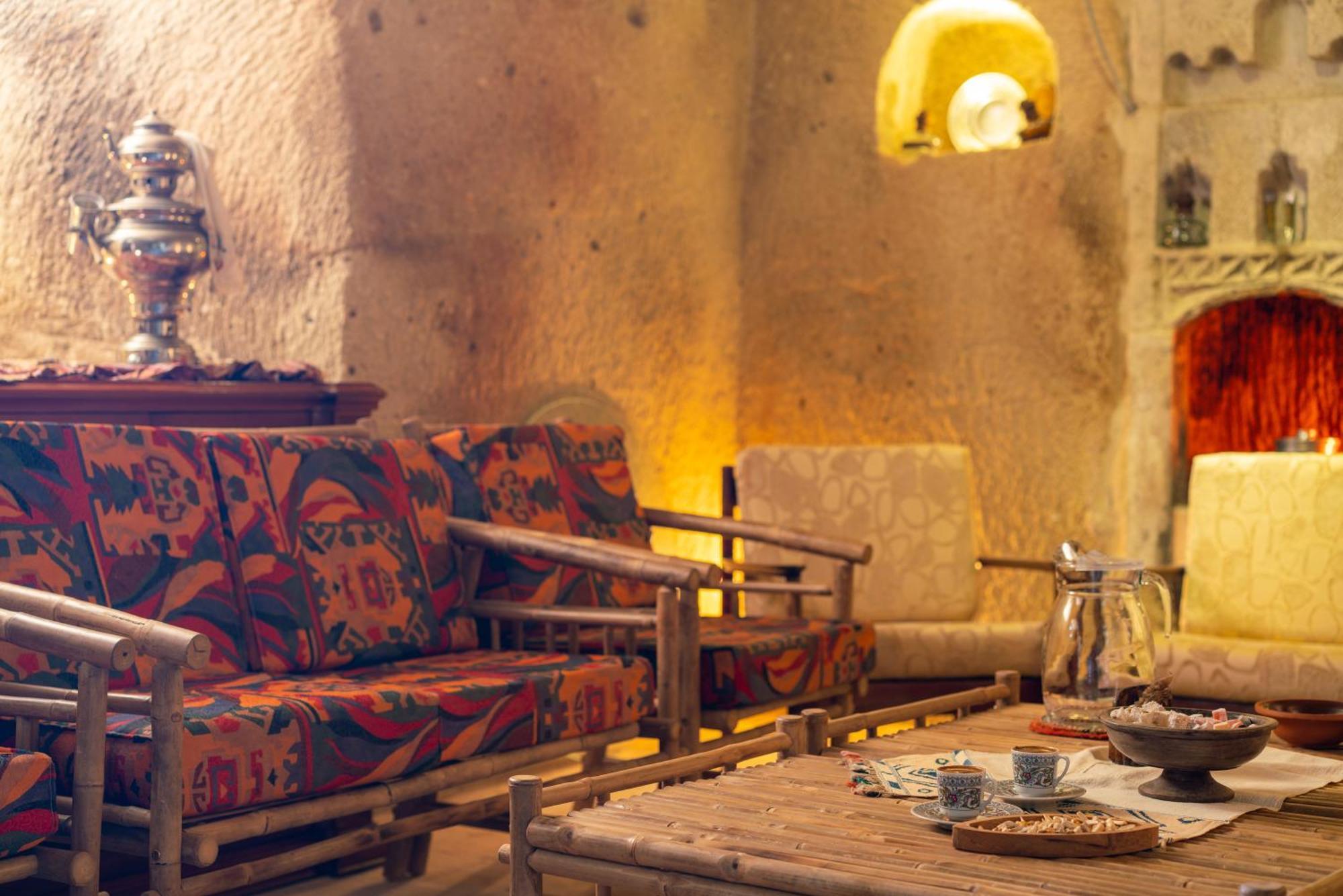 Hotel Cappadocia Inans Cave & Swimming Pool Hot à Nevşehir Extérieur photo