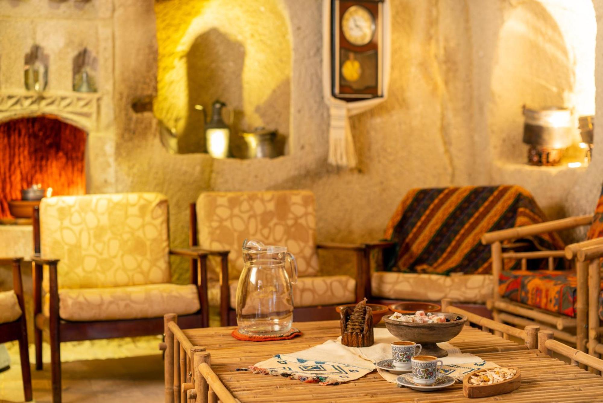 Hotel Cappadocia Inans Cave & Swimming Pool Hot à Nevşehir Extérieur photo