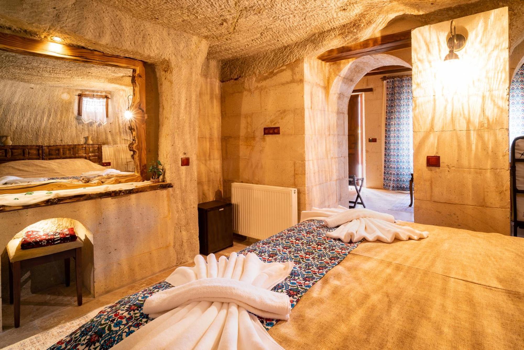 Hotel Cappadocia Inans Cave & Swimming Pool Hot à Nevşehir Extérieur photo