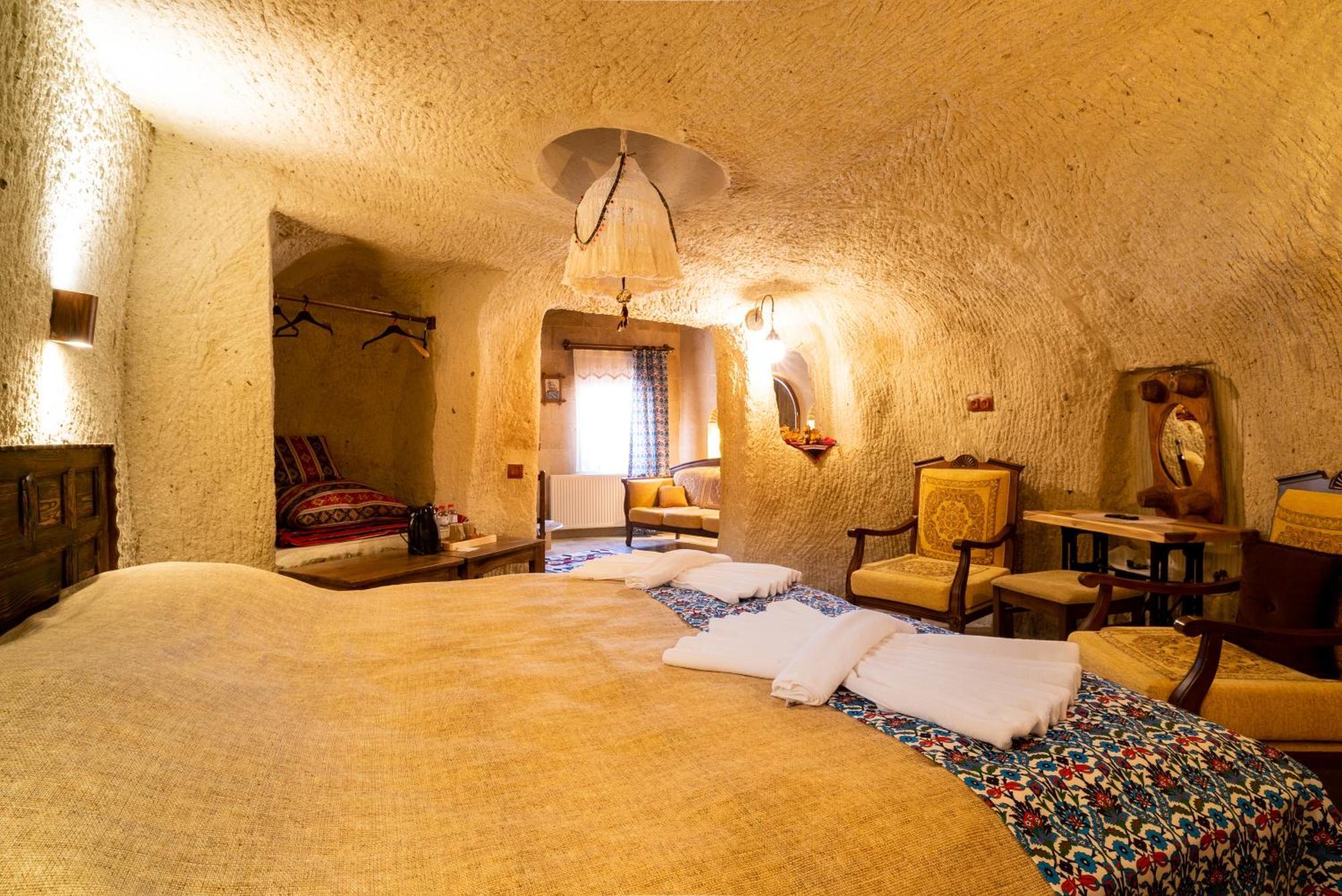 Hotel Cappadocia Inans Cave & Swimming Pool Hot à Nevşehir Extérieur photo