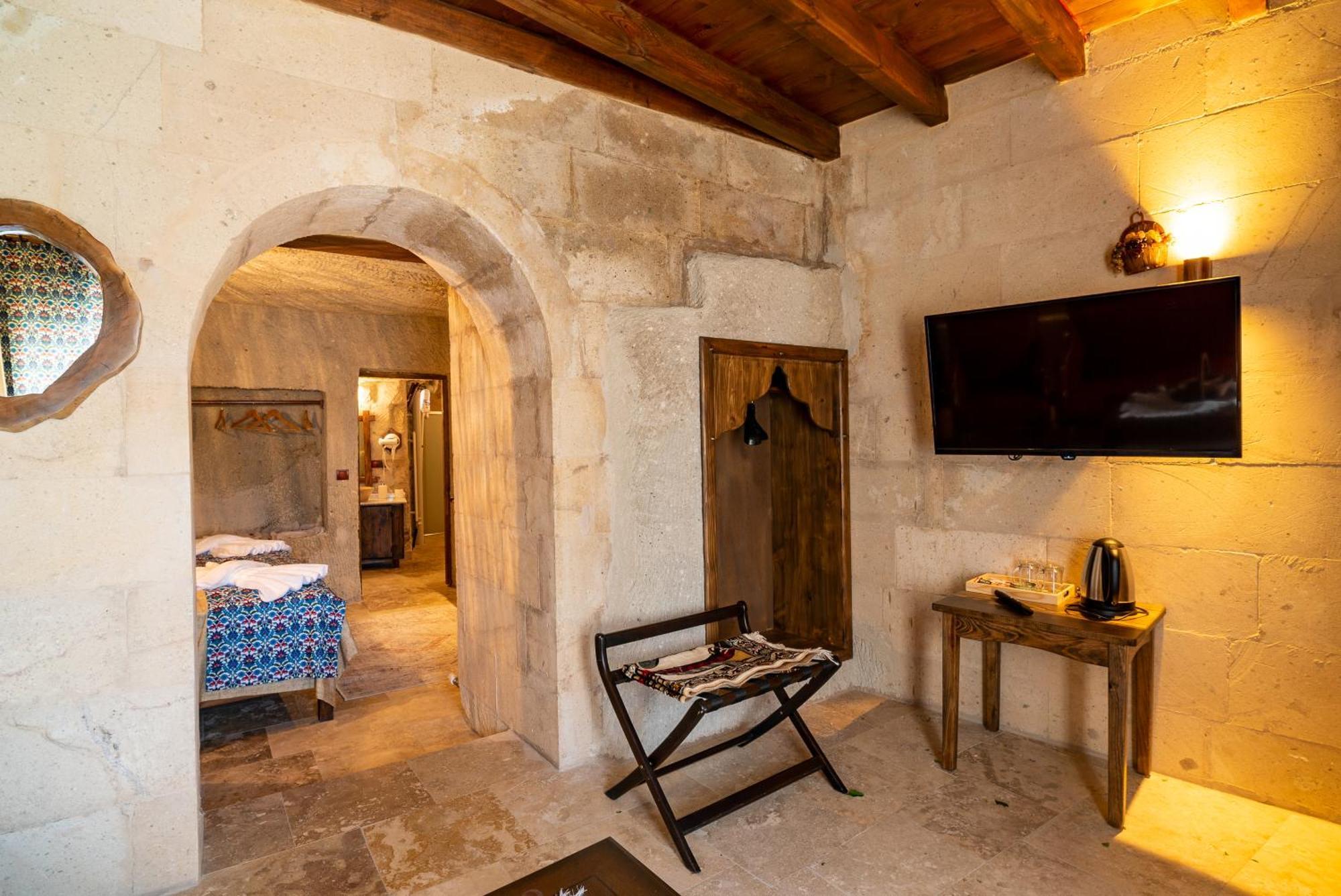 Hotel Cappadocia Inans Cave & Swimming Pool Hot à Nevşehir Extérieur photo
