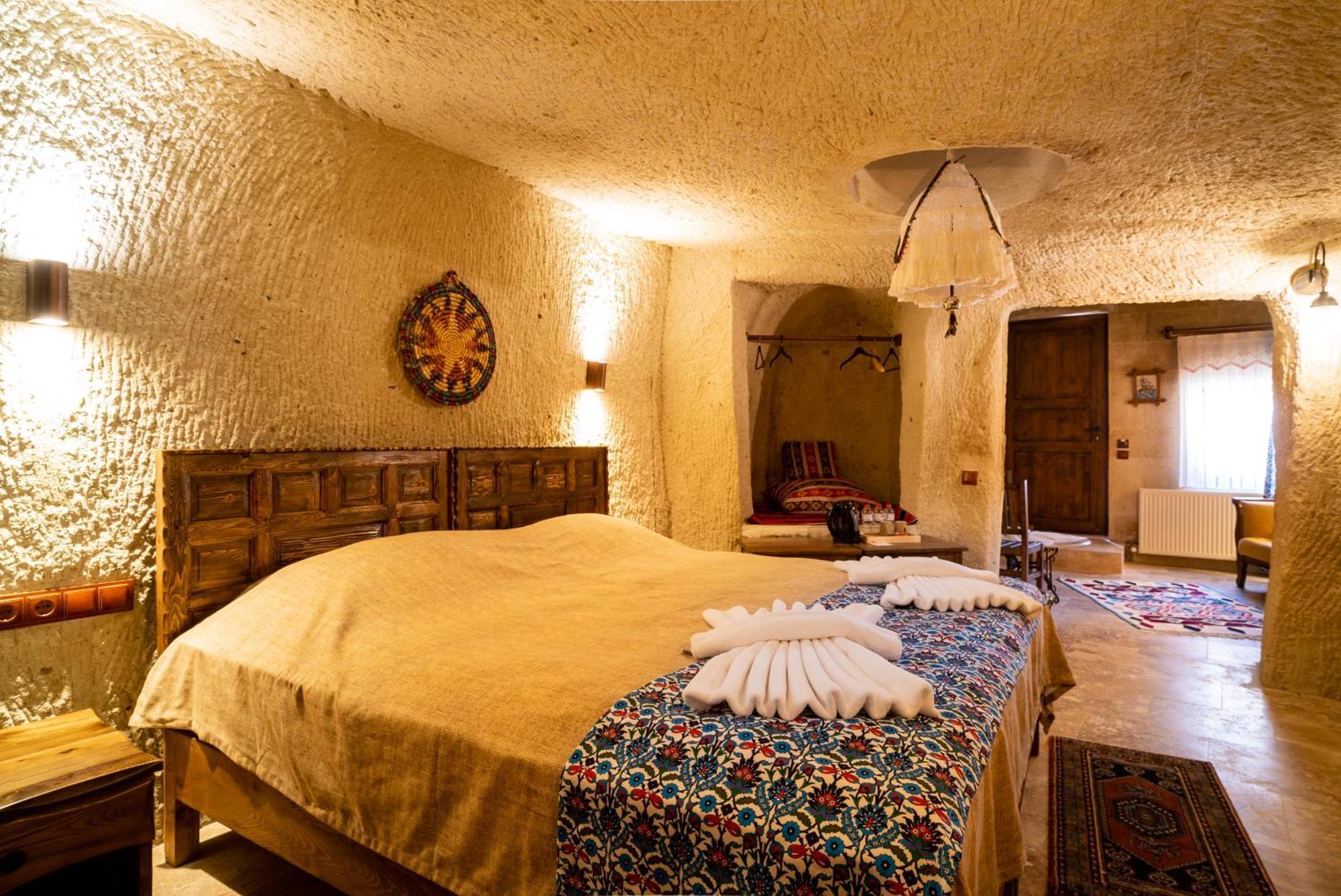 Hotel Cappadocia Inans Cave & Swimming Pool Hot à Nevşehir Extérieur photo