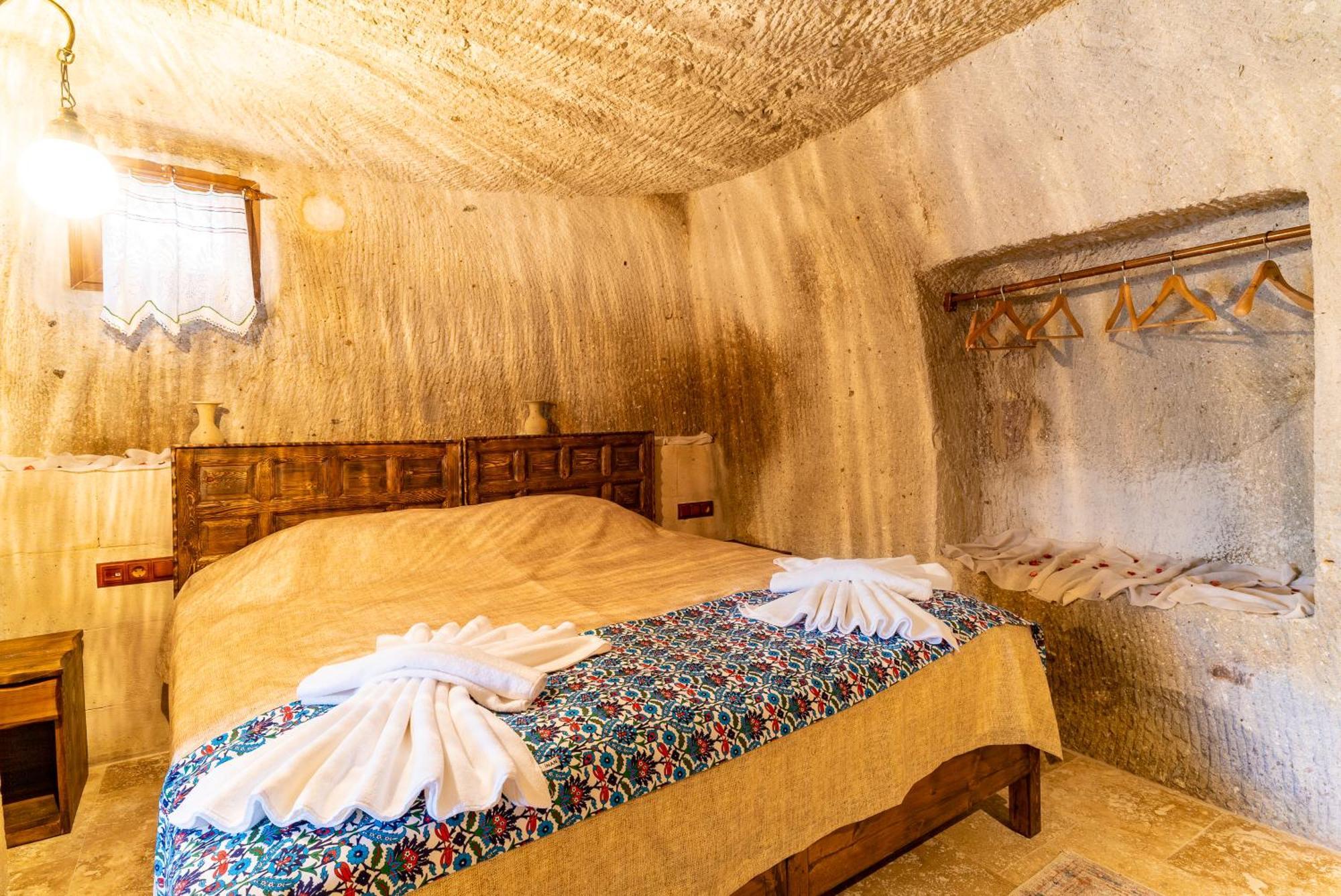 Hotel Cappadocia Inans Cave & Swimming Pool Hot à Nevşehir Extérieur photo