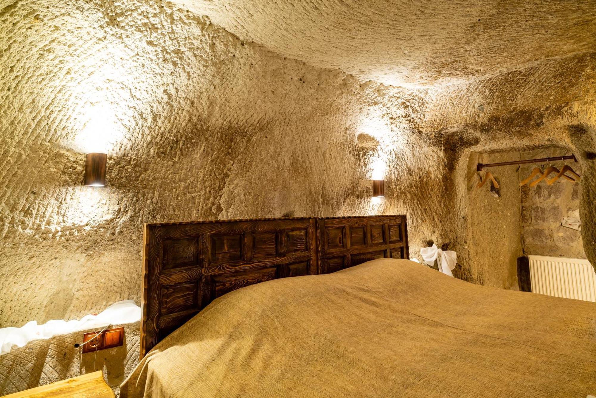 Hotel Cappadocia Inans Cave & Swimming Pool Hot à Nevşehir Extérieur photo