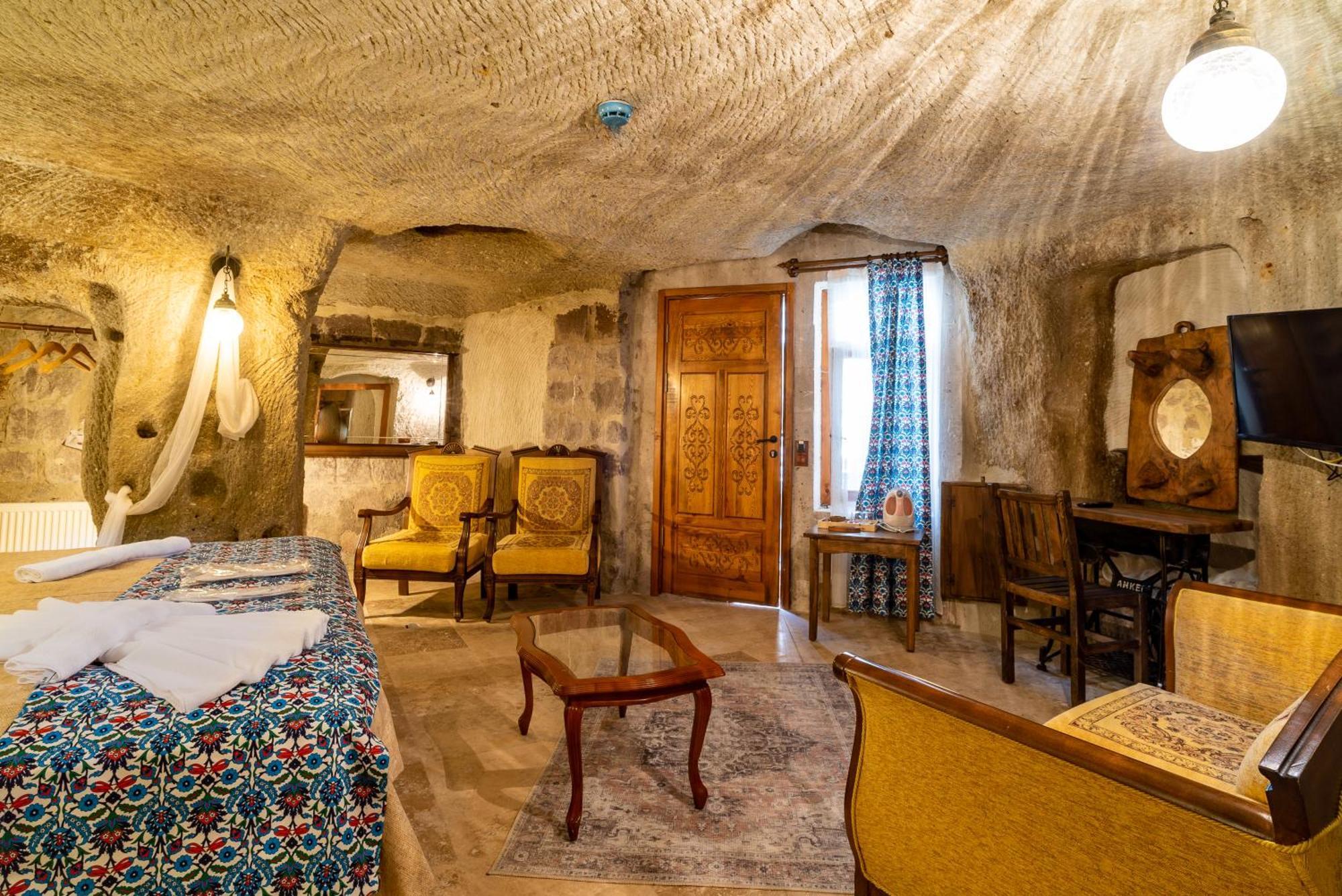Hotel Cappadocia Inans Cave & Swimming Pool Hot à Nevşehir Extérieur photo
