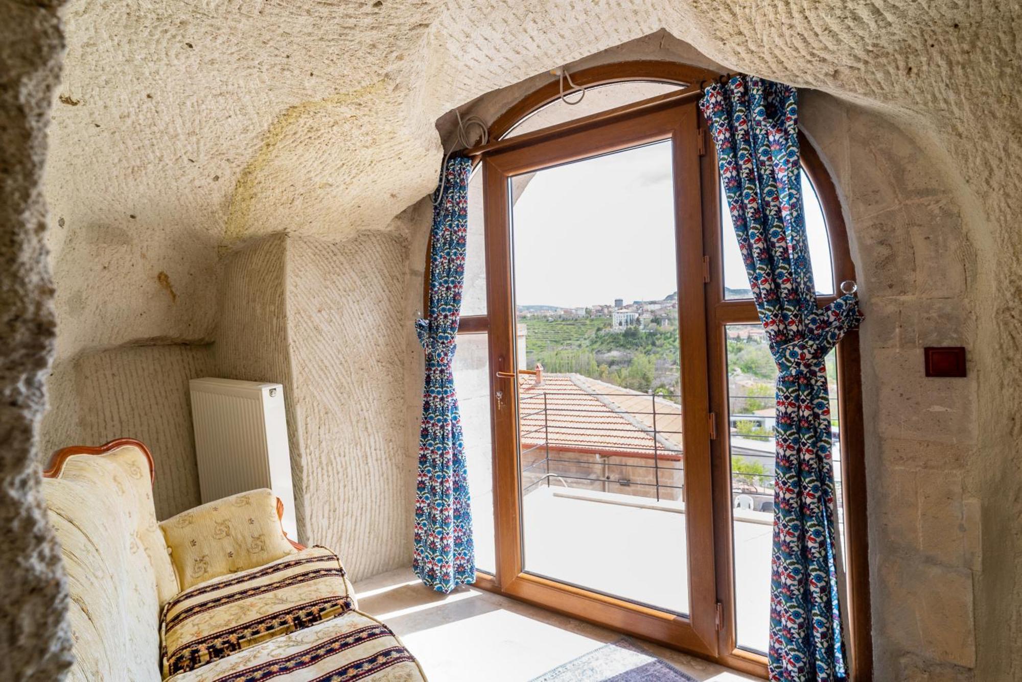 Hotel Cappadocia Inans Cave & Swimming Pool Hot à Nevşehir Extérieur photo